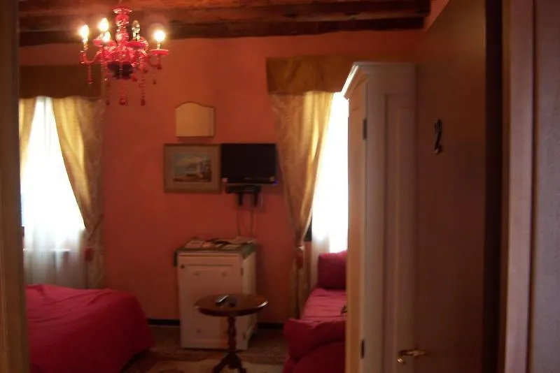 ** Bed & Breakfast Alloggi Serena Venice Italy