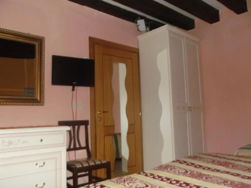 ** Bed & Breakfast Alloggi Serena Venice Italy