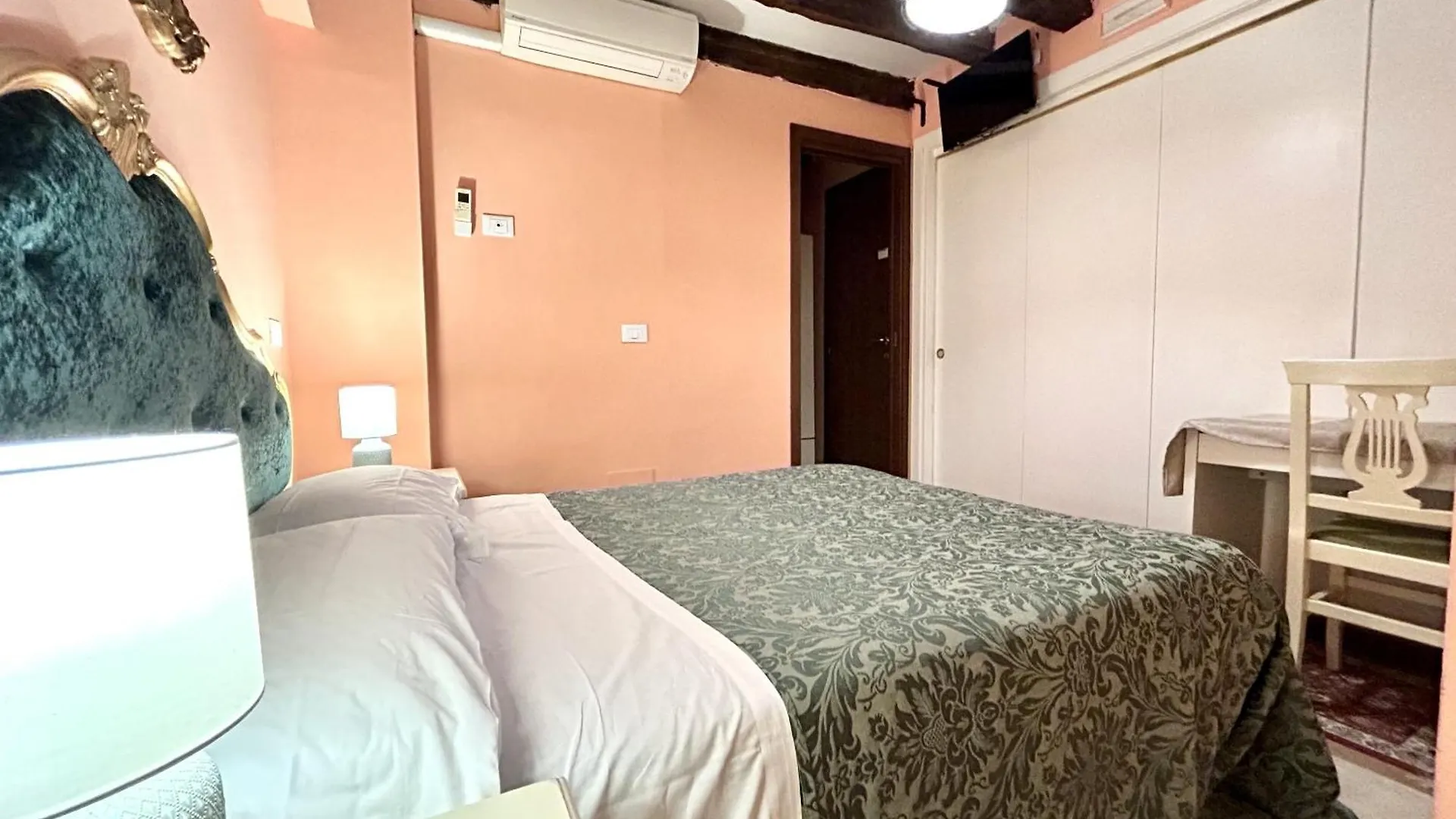 Bed & Breakfast Alloggi Serena Venice